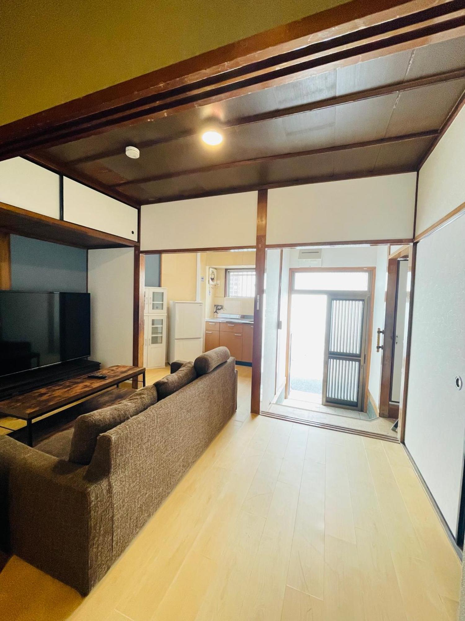 Апартаменты Namba Shinsaibashi 10 Mins Osaka Castle　East Экстерьер фото